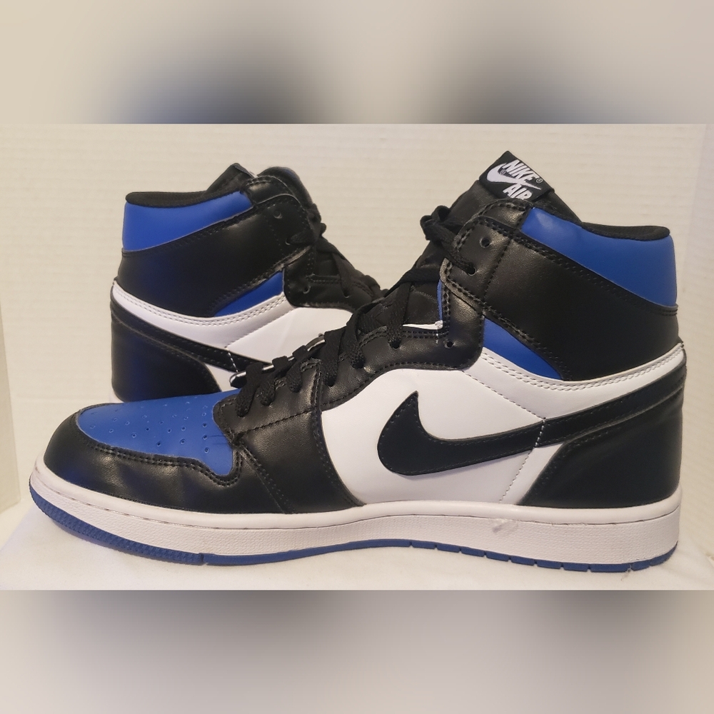 Air Jordan 1 Retro OG High "Royal Toe" Size 13 555088-041 - Picture 6 of 11